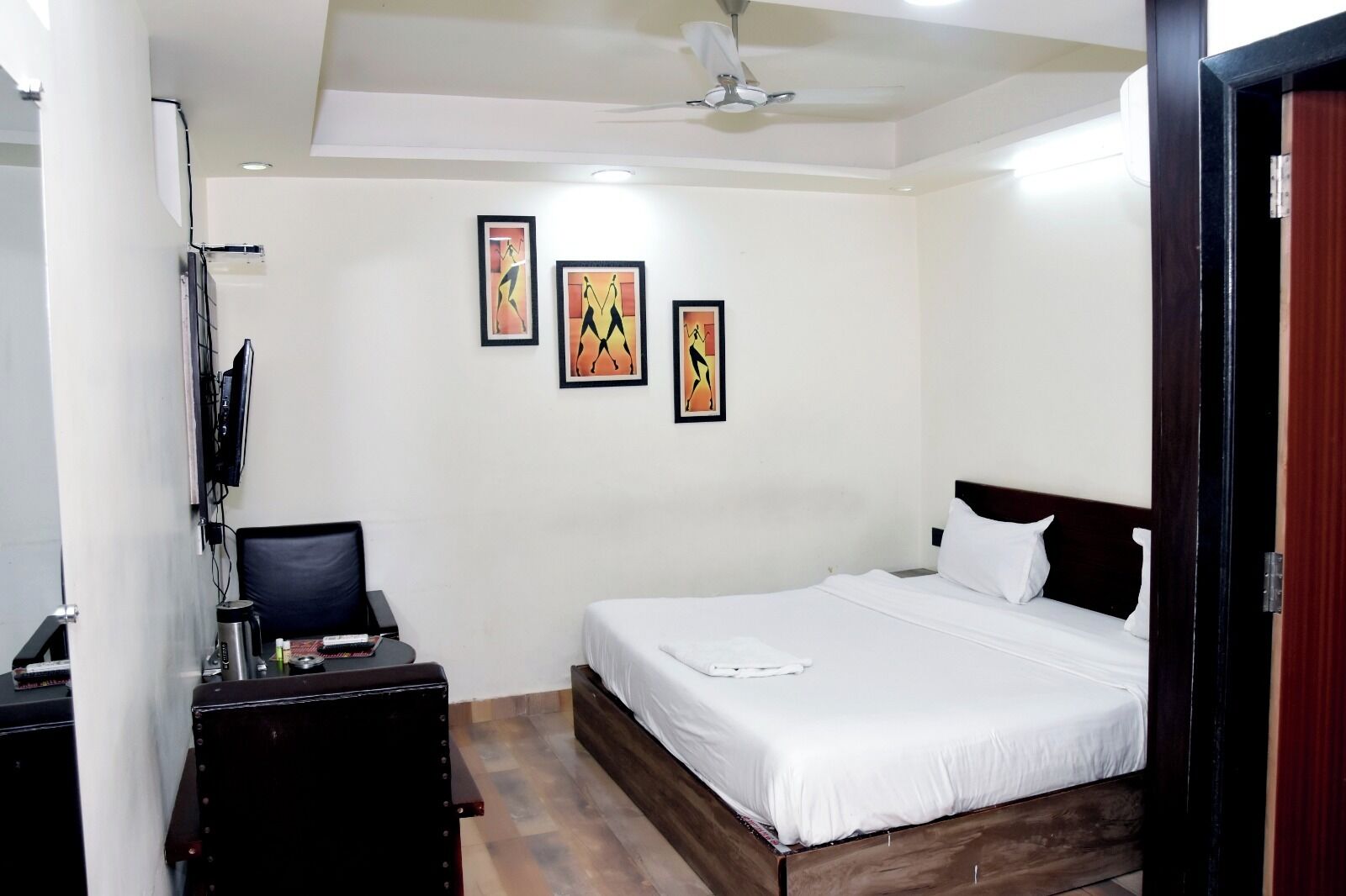 Single Room, City View | Desk, free WiFi