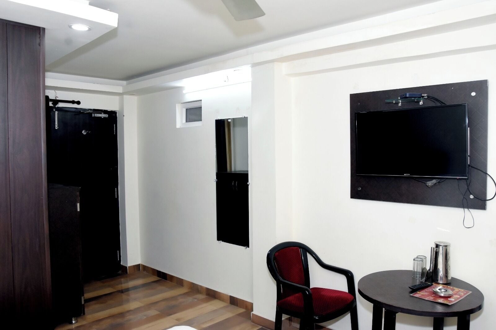 Habitación individual, vistas a la ciudad | Escritorio y wifi gratis