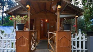 Standard Cottage | Exterior detail