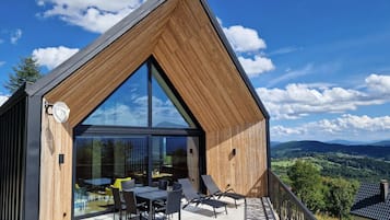 House | Outdoor dining