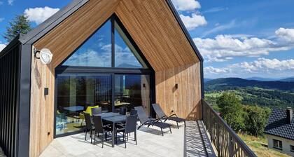 House With a Garden and a View of the Mountains