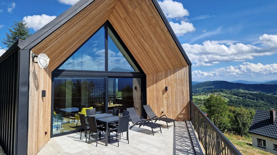 House With a Garden and a View of the Mountains