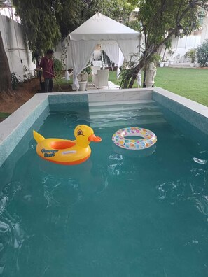 Una piscina techada