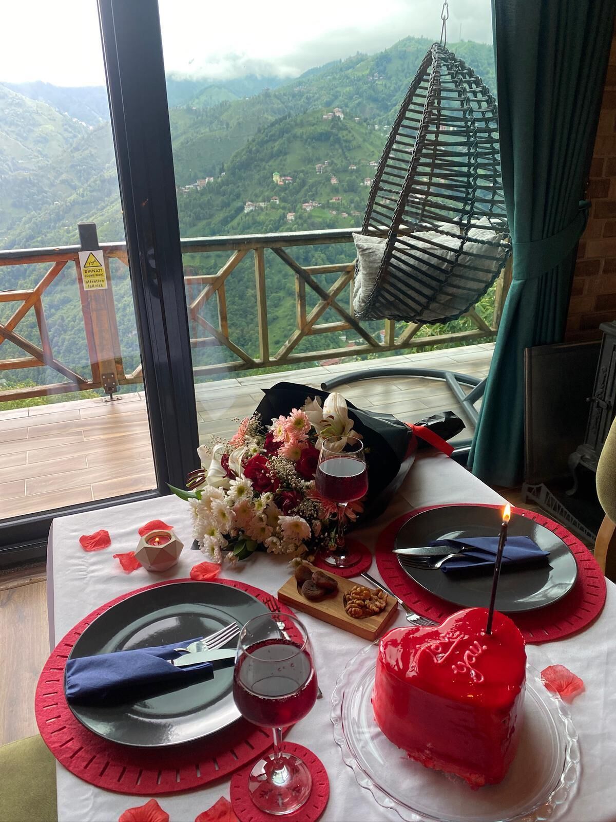 Bungalow, balkon, pemandangan gunung | Tempat makan