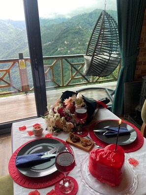 Bungalow, Balcony, Mountain View | Dining - GİYONA BUNGALOV (Camlihemsin)