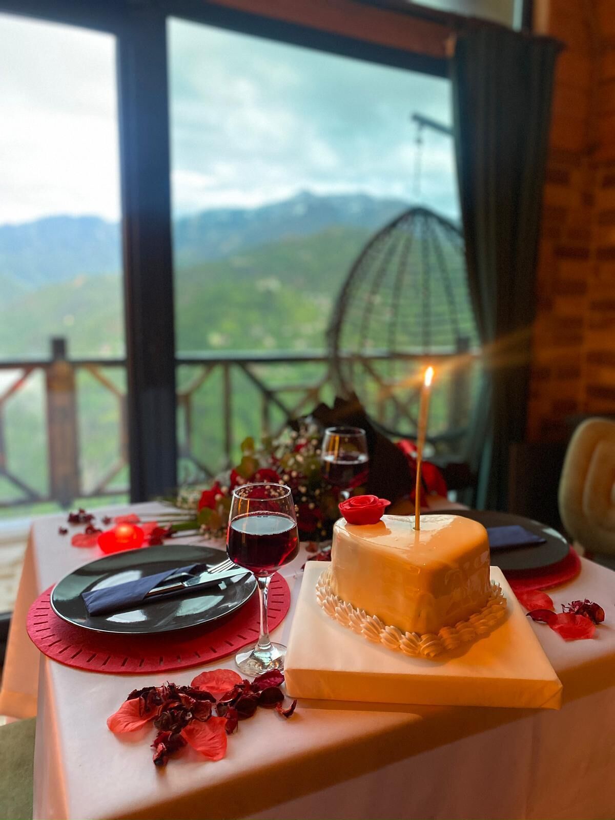 Bungalow, balkon, pemandangan gunung | Tempat makan