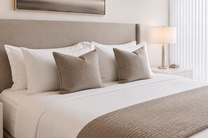 Deluxe Studio | Iron/ironing board, free WiFi - Marlowe City Stays (Toronto)