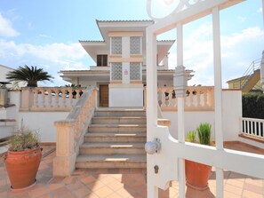 House - CA NA MALEN Hermosa casa para familias con gran piscina, jardín. - WiFi Gratis by Interhome (Marratxi)