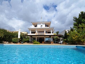 House - CA NA MALEN Hermosa casa para familias con gran piscina, jardín. - WiFi Gratis by Interhome (Marratxi)