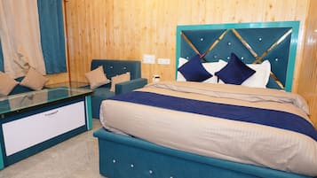 Deluxe Room, City View | Desk, laptop workspace, free WiFi