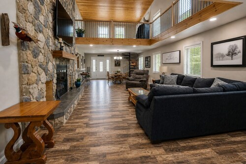 A tranquil, fully furnished country home. Country views meet modern comfort.