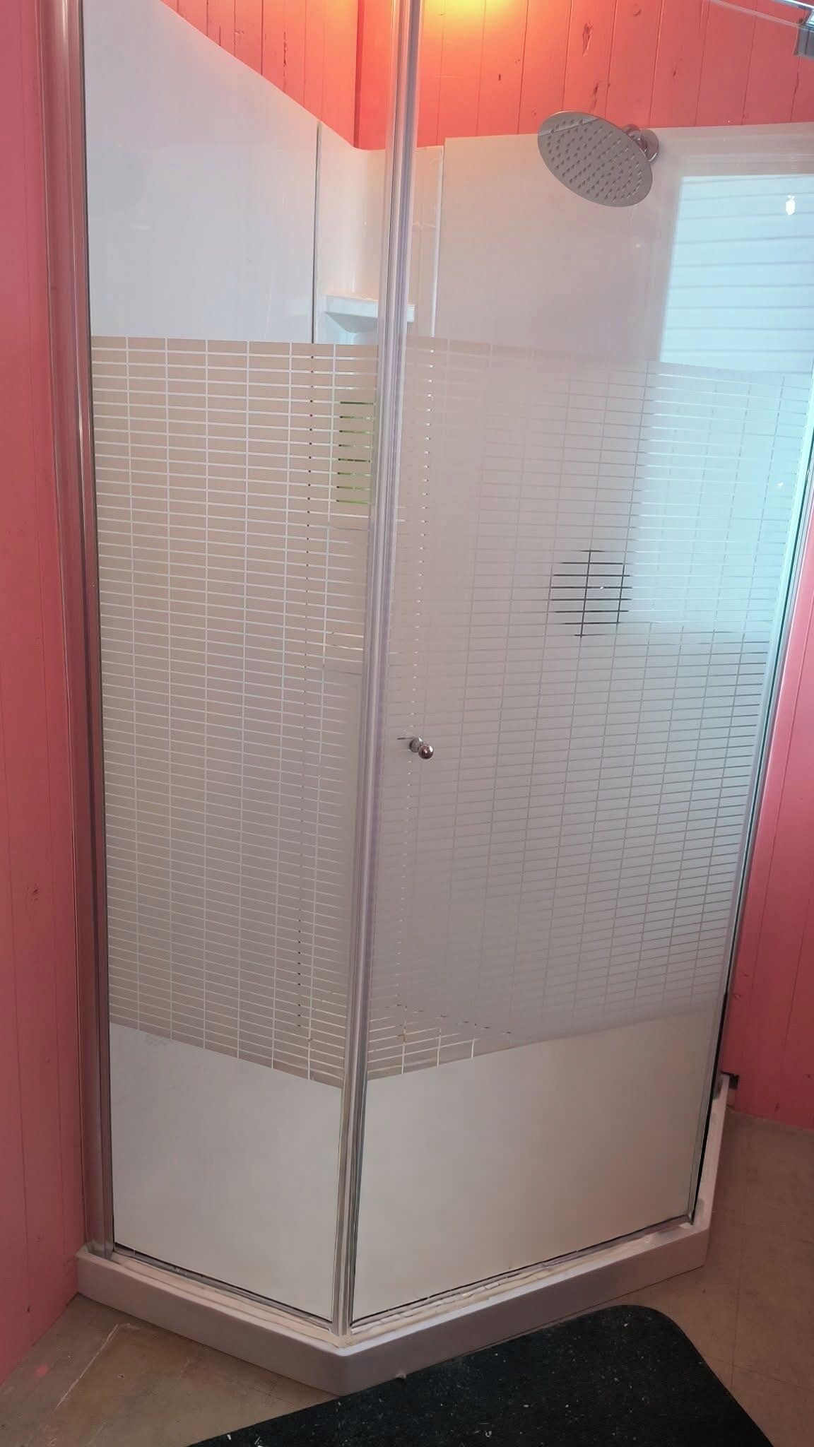 Bruser, håndklæder, Sæbe, Toiletpapir