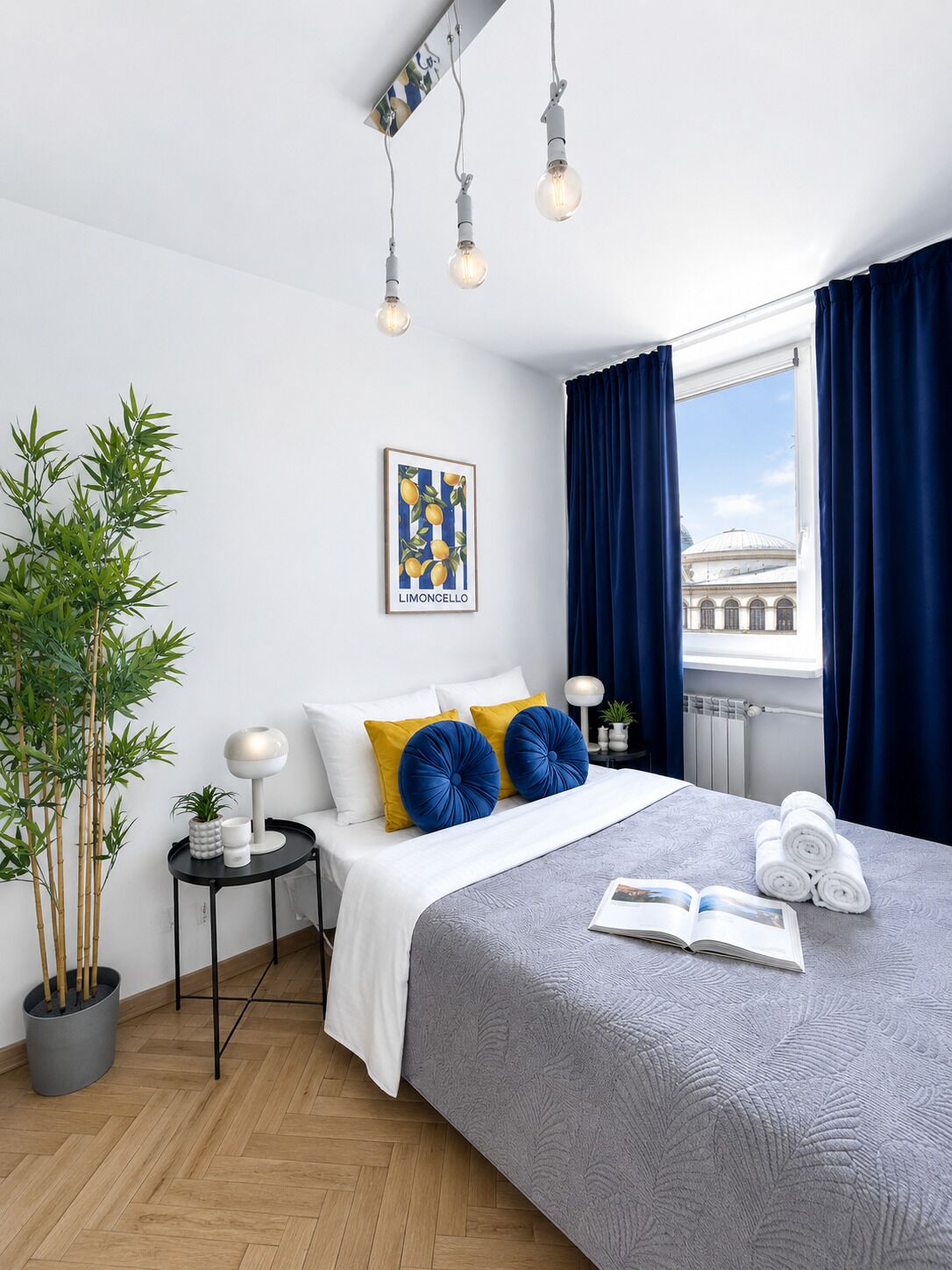 Lägenhet Comfort - 2 sovrum - utsikt mot staden | Sängtillbehör av högsta kvalitet, skrivbord och arbetsyta för laptop