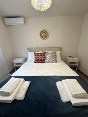 Free WiFi - Rouli's Houses by All About Paxos (Paxos)