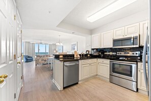 Fridge, microwave, oven, stovetop - Spacious Oceanfront condo, great amenities + Free Attraction Tickets! (North Myrtle Beach)