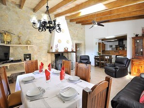 Dining - Finca SON VANRELL -Finca Rústica en Montuiri. Piscina Privada. Mallorca - WiFi by Interhome (Montuiri)