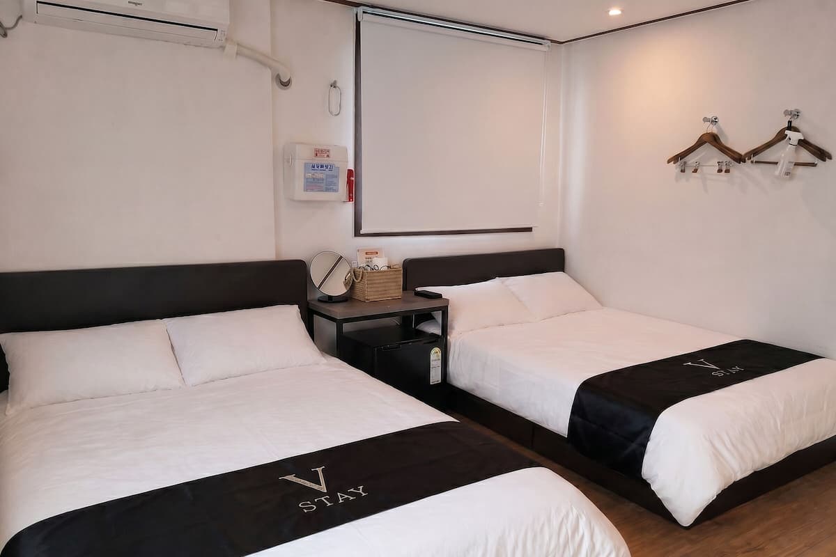 Quadruple Room | Iron/ironing board, free WiFi, bed sheets