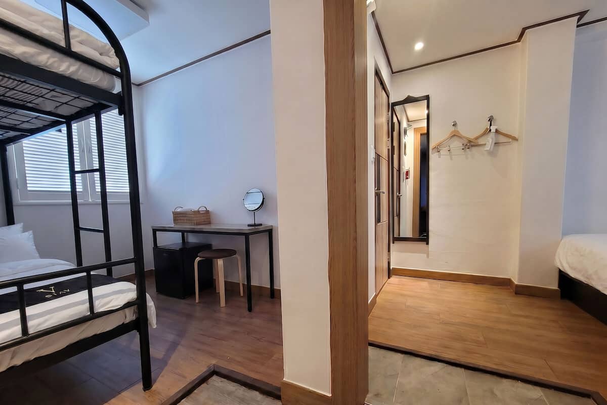 Family Quadruple Room | Iron/ironing board, free WiFi, bed sheets