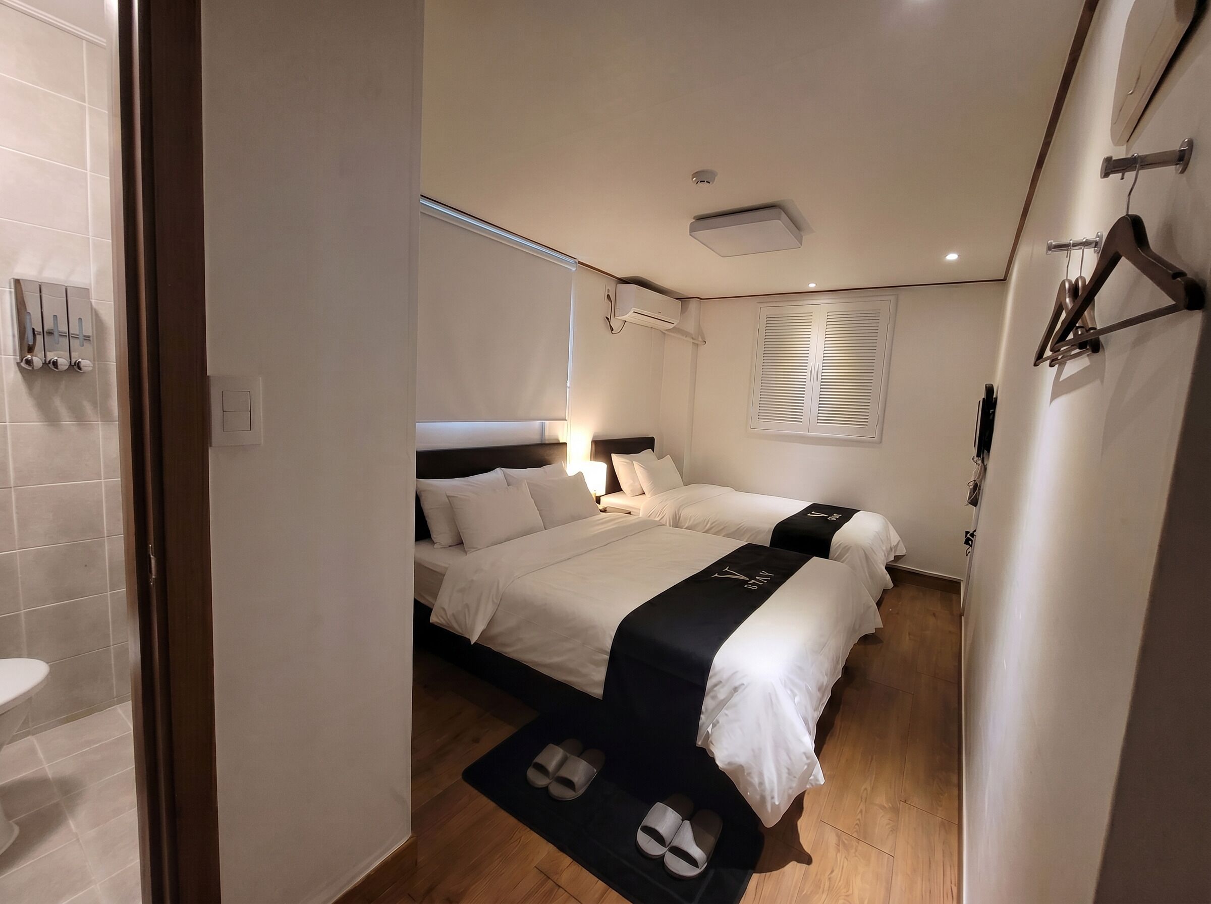 Triple Room | Iron/ironing board, free WiFi, bed sheets