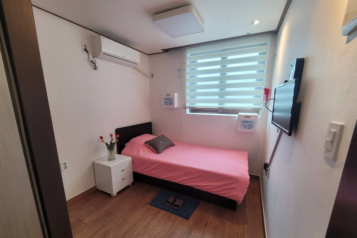 Single Room | Free WiFi