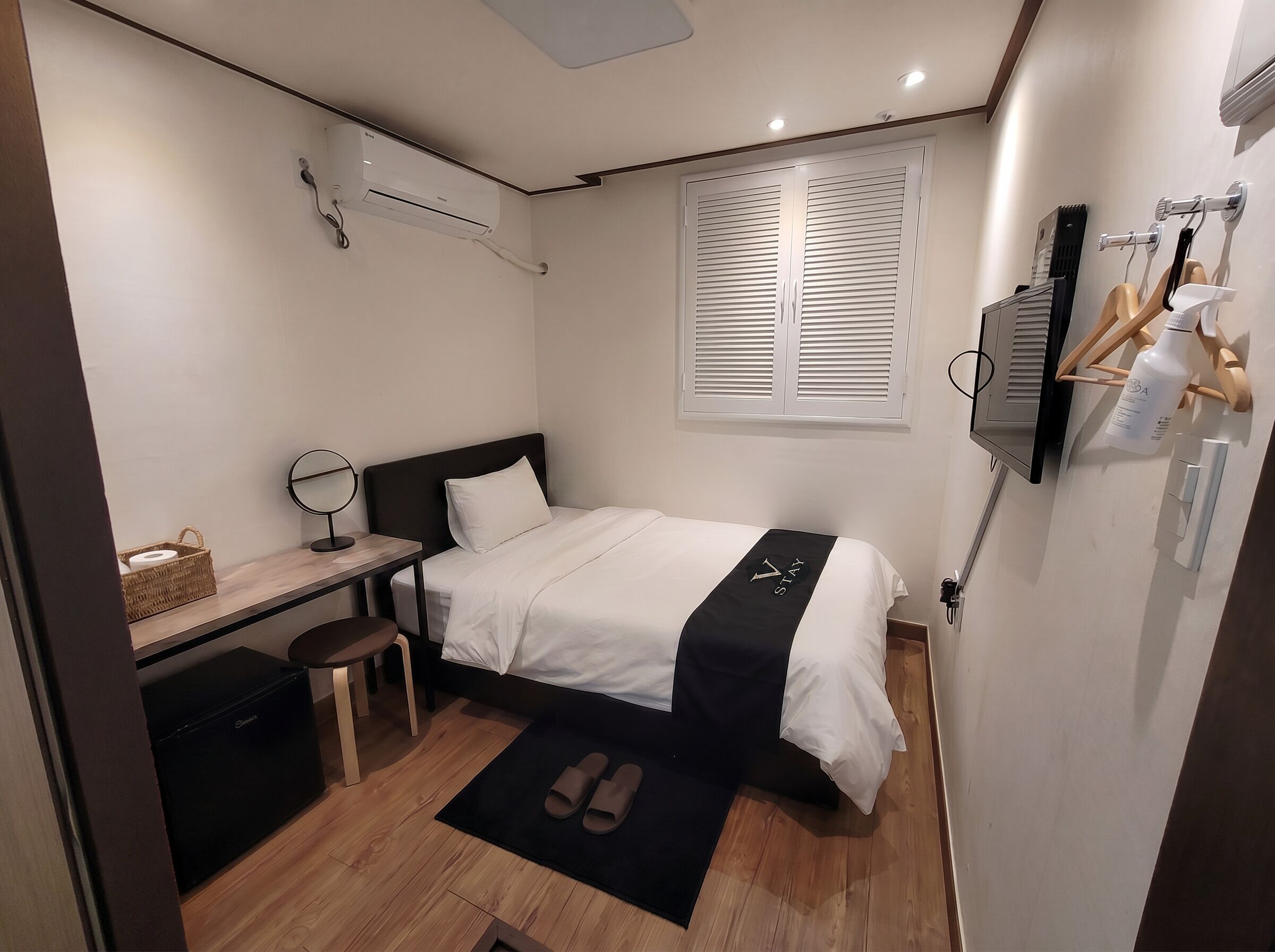Single Room | Iron/ironing board, free WiFi, bed sheets