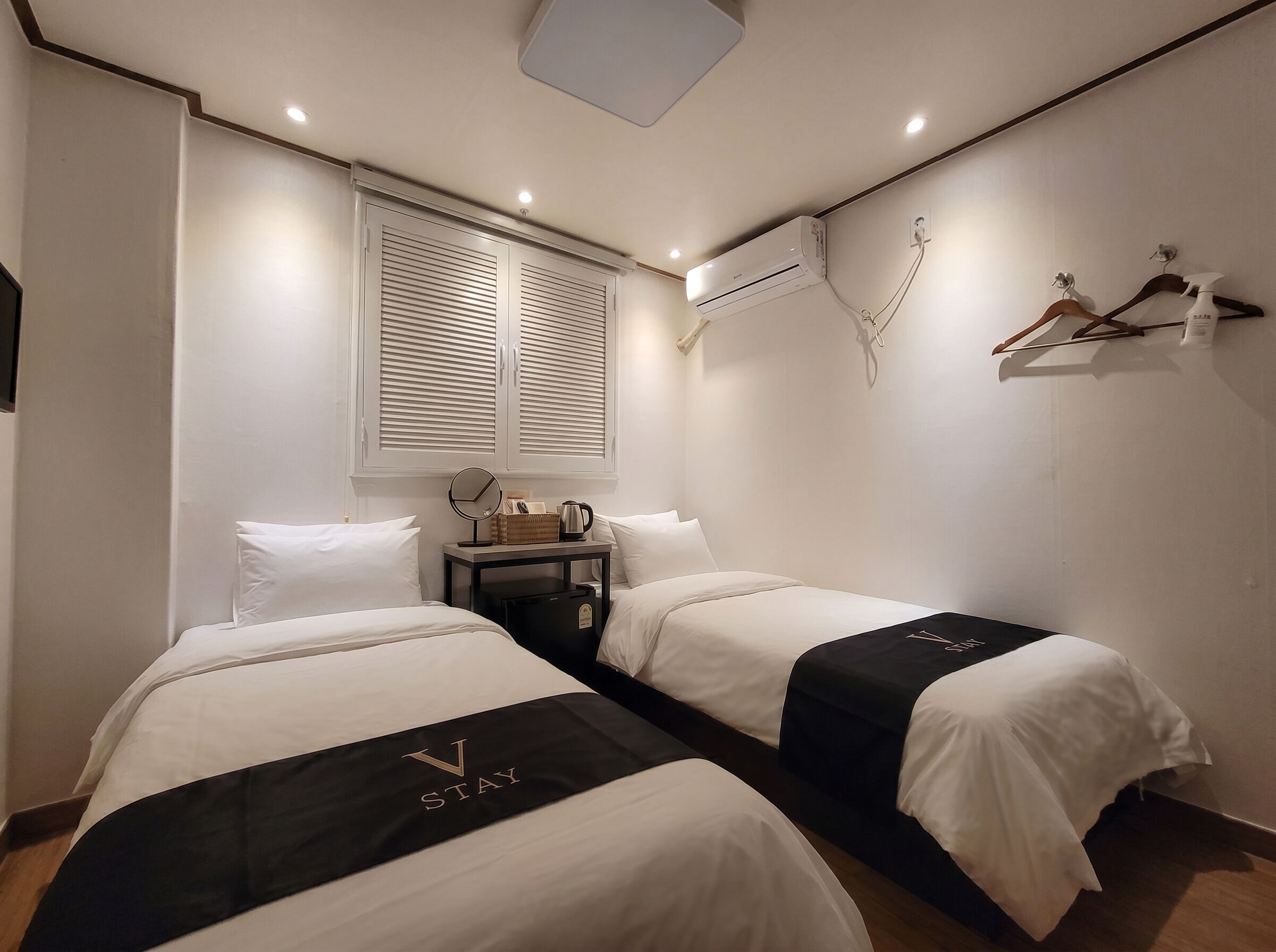 Twin Room | Iron/ironing board, free WiFi, bed sheets