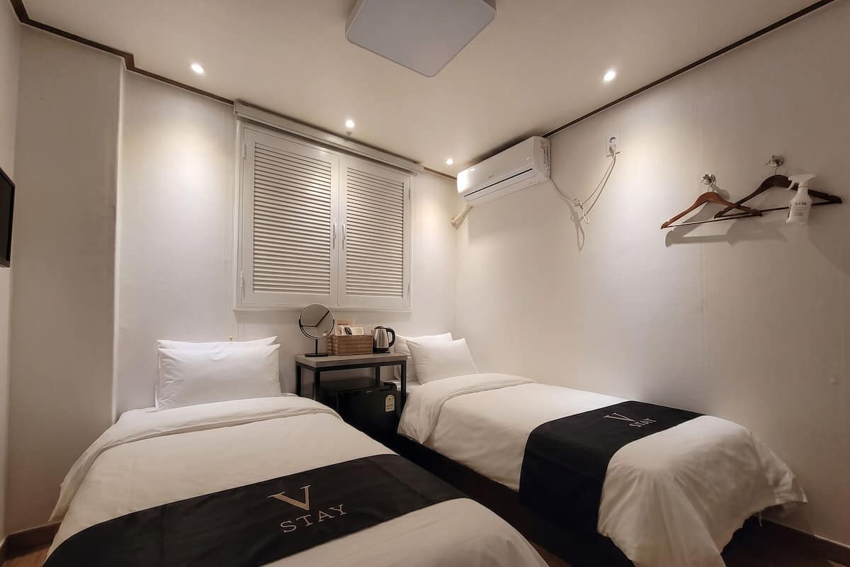 Twin Room | Iron/ironing board, free WiFi, bed sheets