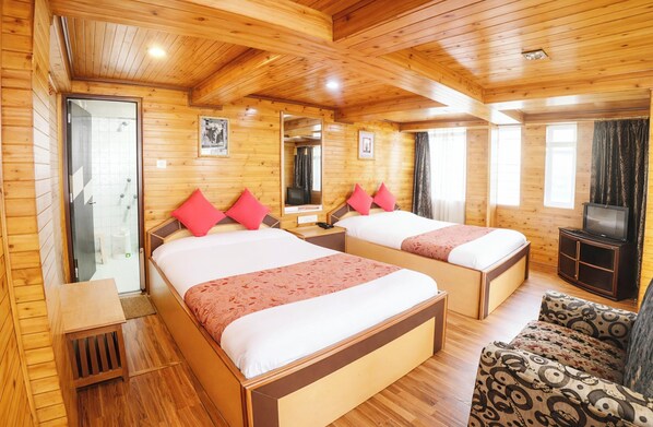 Double Room | Free WiFi - Hotel 7 Stay In Luxury Guest House (Lucknow)