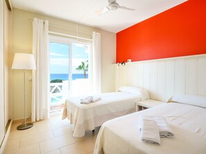 Room - Moderne Ferienwohnung mit traumhaftem Meerblick by Interhome (Es Migjorn Gran)