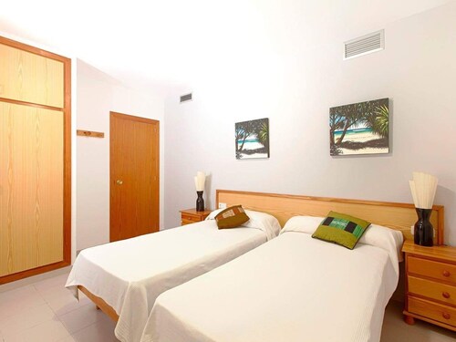 Appartement mit großem Gemeinschaftspool by Interhome
