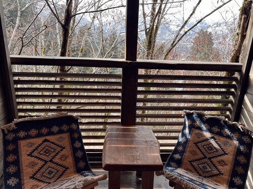 Wooden Cabin in Nature: Sauna, Jacuzzi, BBQ & Fireplace