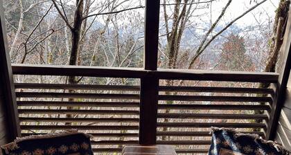 Wooden Cabin in Nature: Sauna, Jacuzzi, BBQ & Fireplace