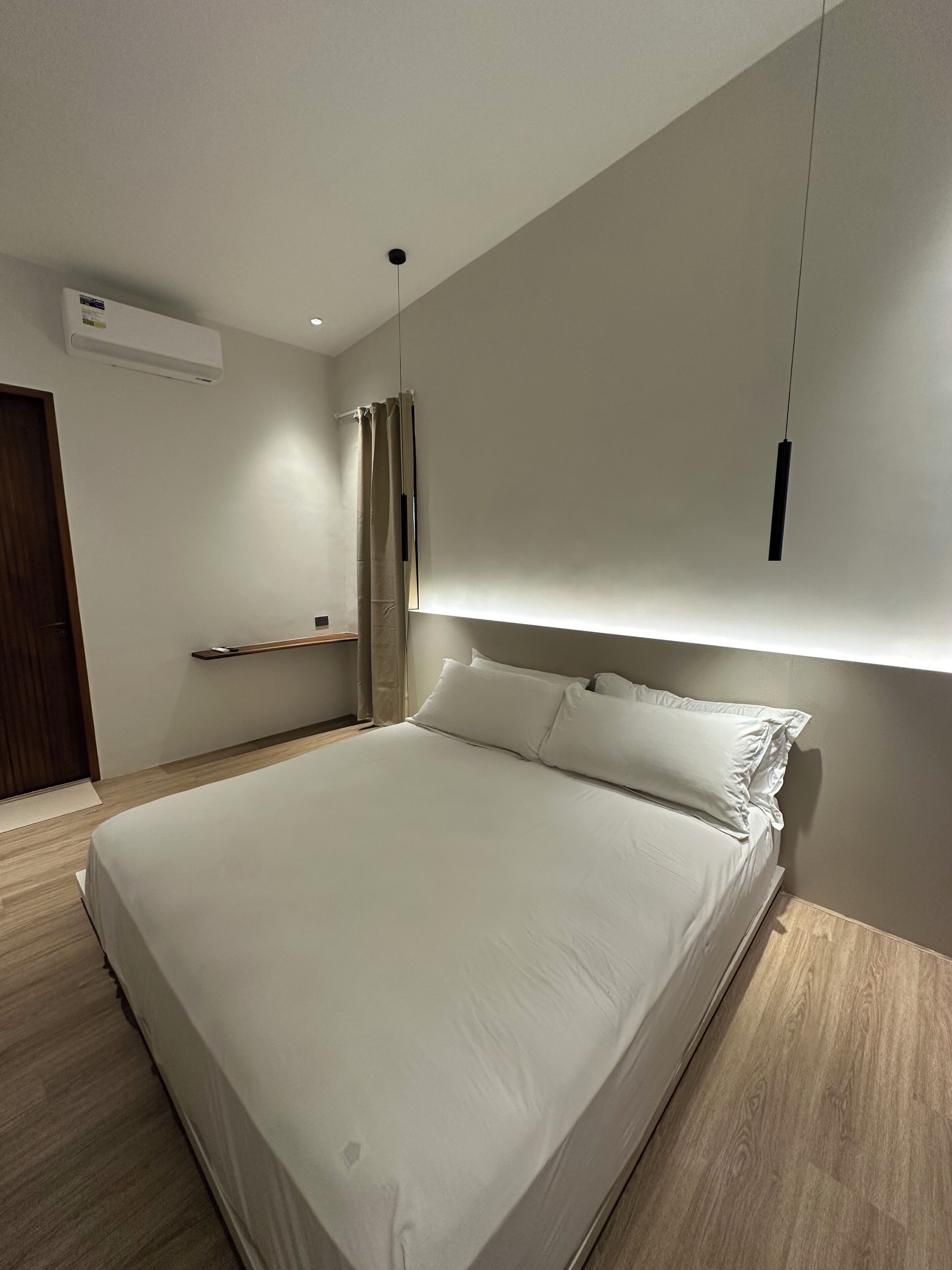 3 bedrooms, desk, free WiFi, bed sheets