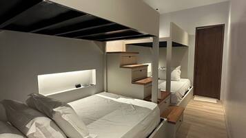 3 bedrooms, desk, free WiFi, bed sheets