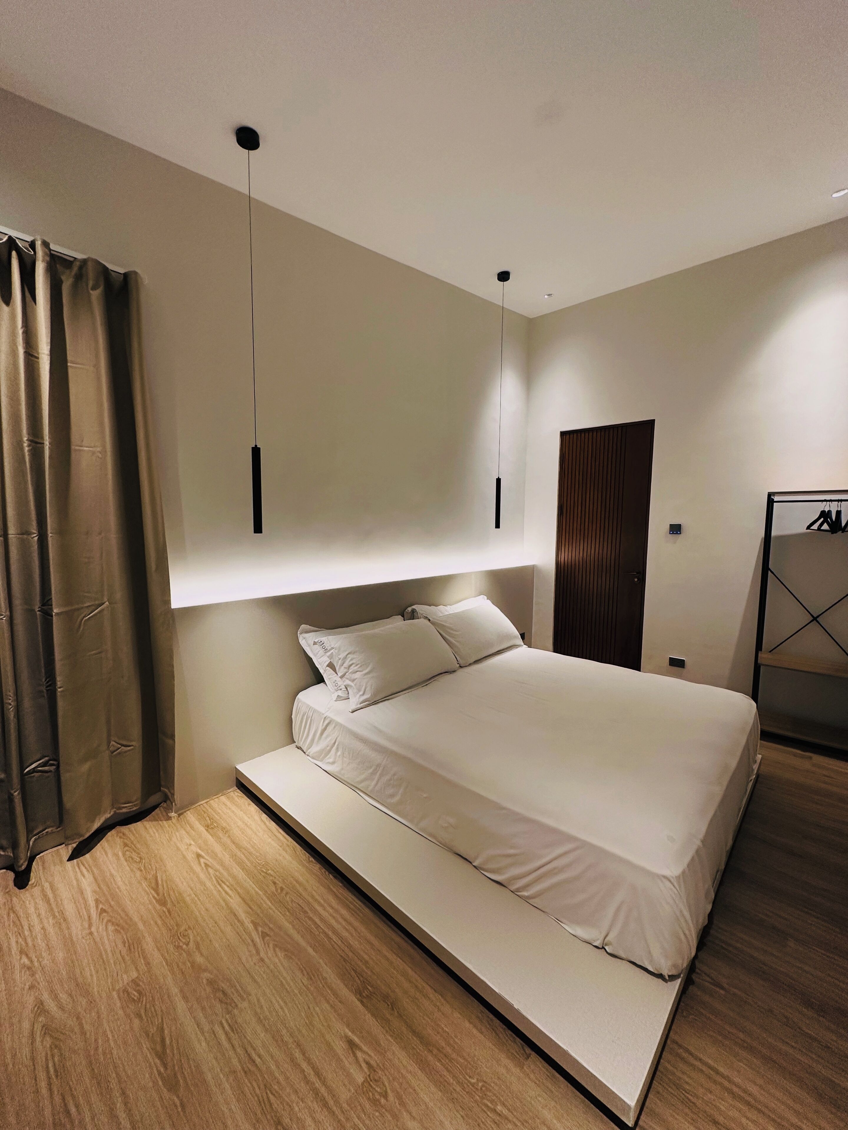 3 chambres, bureau, Wi-Fi gratuit, draps fournis
