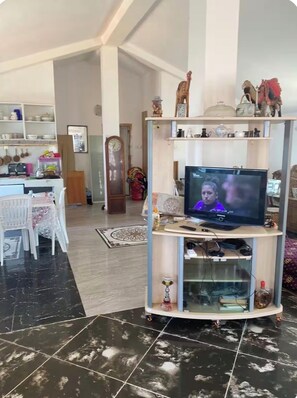 Interior - Waterfront second-floor apartment with pool (Arzew)