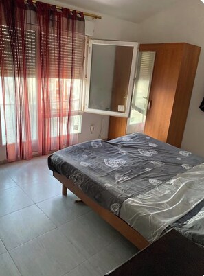 Bed sheets - Waterfront second-floor apartment with pool (Arzew)