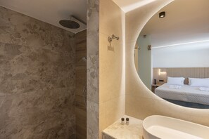 Shower, hair dryer, towels, soap - Villa Selene – Luxury Sea View Villa (Panormo)