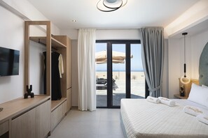 4 bedrooms, iron/ironing board, travel cot, free WiFi - Villa Selene – Luxury Sea View Villa (Panormo)