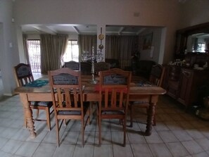 Casa, 3 habitaciones, con acceso para personas discapacitadas, para fumadores | Comedor
