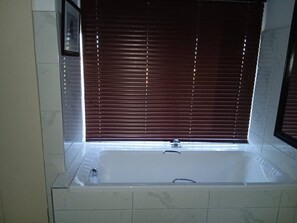 House, 3 Bedrooms, Accessible, Smoking | Bathroom - Healboy's Self - Catering Accommodation (Bonnievale)