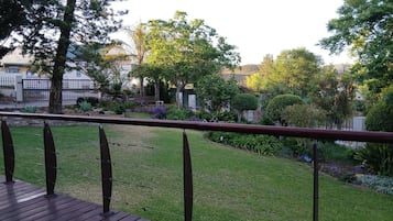 House, 3 Bedrooms, Accessible, Smoking | Garden