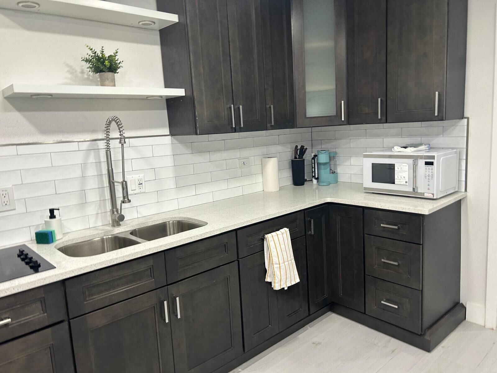 Fridge, microwave, stovetop