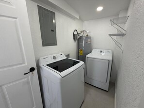 Interior - 3BR/2BA Tampa Pool House Near Stadium & Attractions (Tampa)