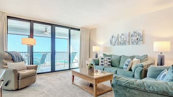 Condo Cao cấp, quang cảnh bãi biển | Khu phòng khách