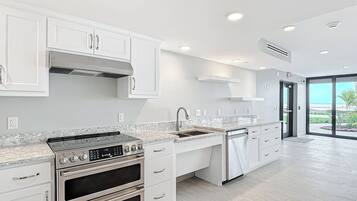 Tủ lạnh, lò vi sóng, lò nướng, bếp nấu