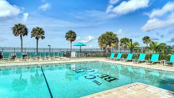 15 piscinas al aire libre