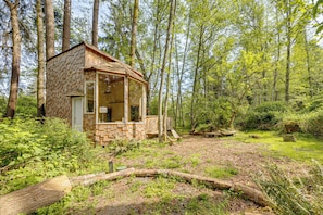 Apartment (0 Bedroom) | Front of property - Whidbey Island Tiny Home Near Trails & Beaches! (Oak Harbor)