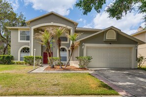 House (5 Bedrooms) | Interior - Screened Lanai & Yard! Family Getaway in Apopka (Apopka)