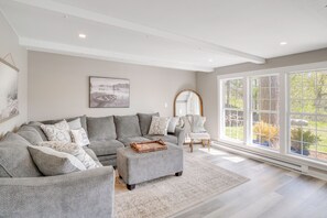 House (3 Bedrooms) | Interior - The Cottage on Lake Bernice - Campbellsport (Campbellsport)